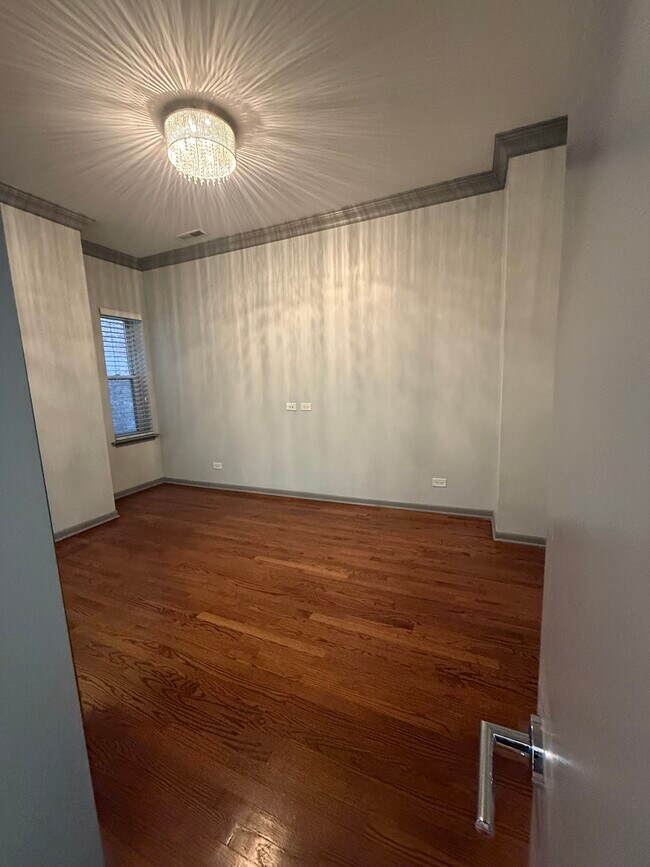 Building Photo - 4434 S Calumet Ave