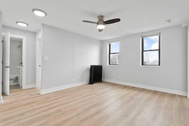 Building Photo - 6026 N Winthrop Ave