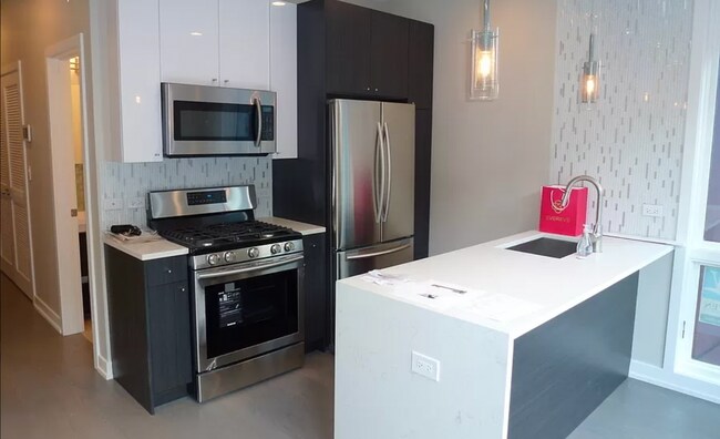 Foto del edificio - 935 N Ashland Ave