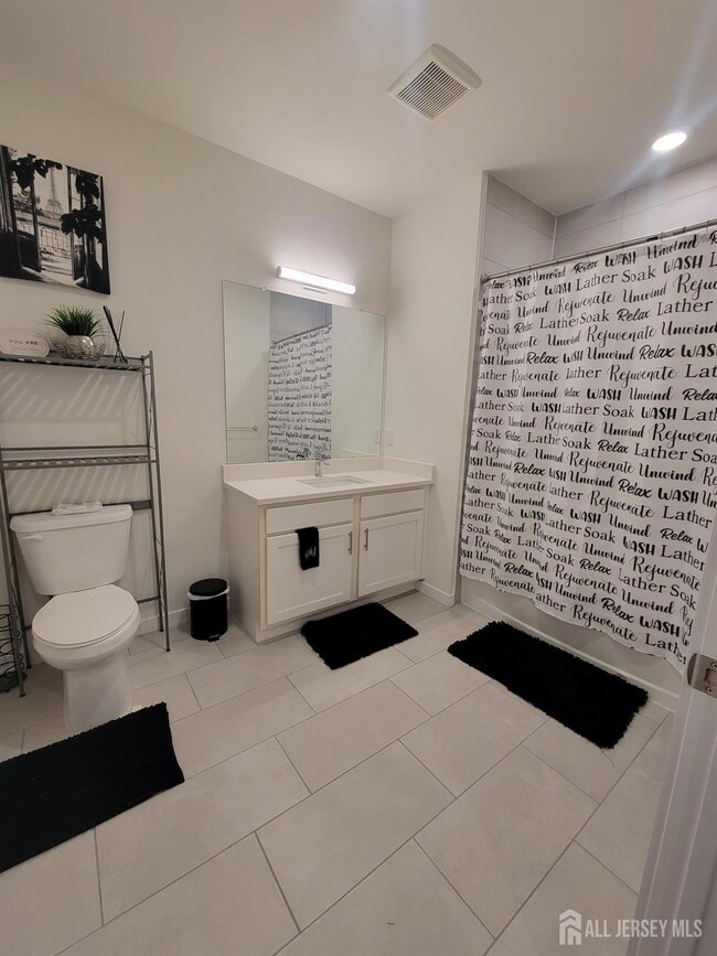 Foto del edificio - 231 Lorhan Dr