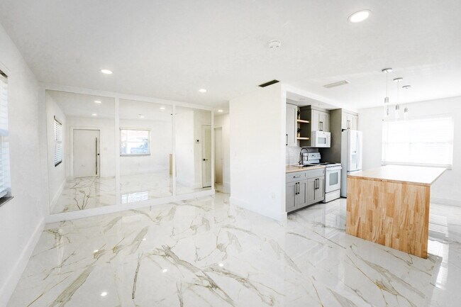 Foto del edificio - 3BR/2BA Duplex in Silver Bluff