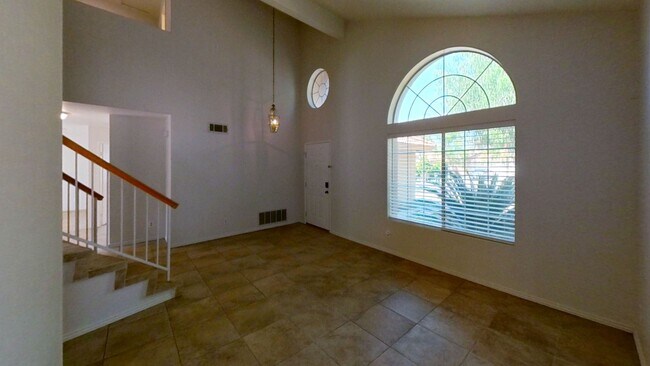 Building Photo - Spacious 4 Bedroom 3 Full Bath Plus Office...