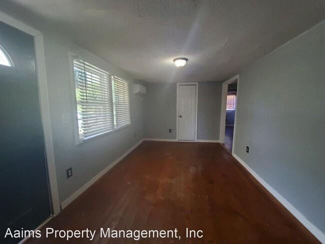 Building Photo - 3 br, 1 bath House - 108 Camelia Street