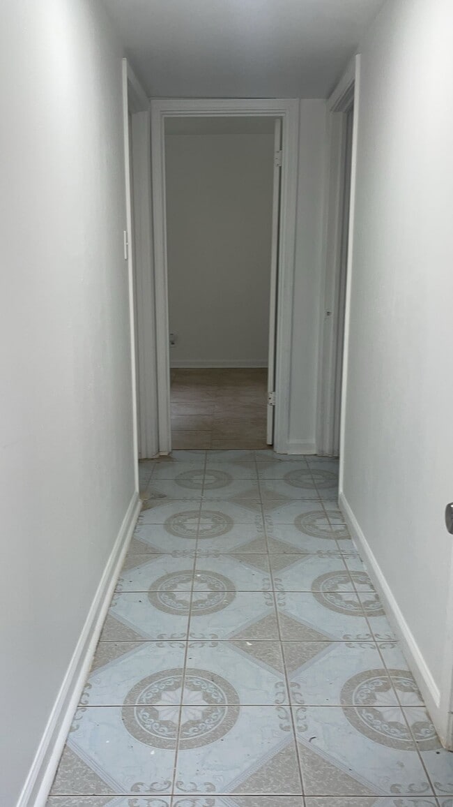 Building Photo - 1750 Kristi Dr