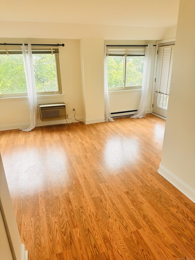 Building Photo - 104 North St