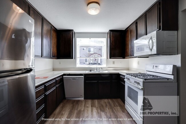 Building Photo - 502 12th St