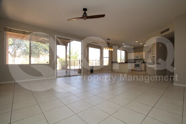 Building Photo - 6092 W Linda Ln