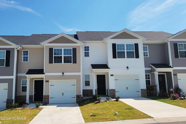 Building Photo - 2707 Gracie Ln