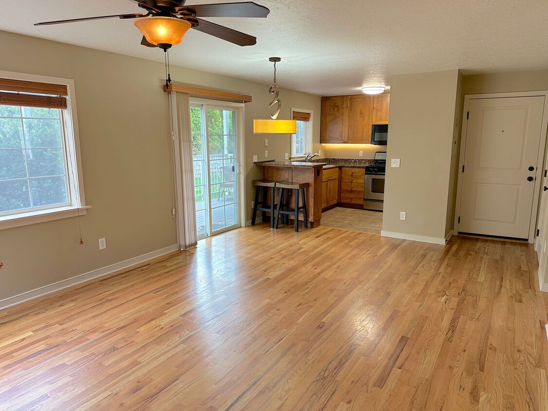 Foto principal - Two-Bedroom Condo in North End