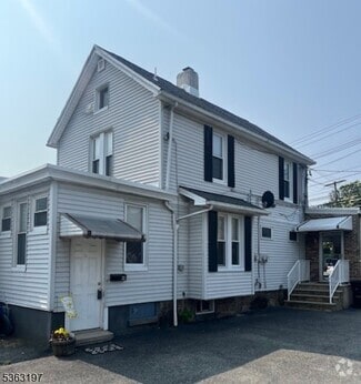 Building Photo - 114 E Main St