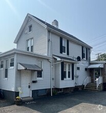 Building Photo - 114 E Main St