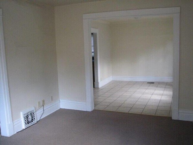 Foto del edificio - 619 Potter St