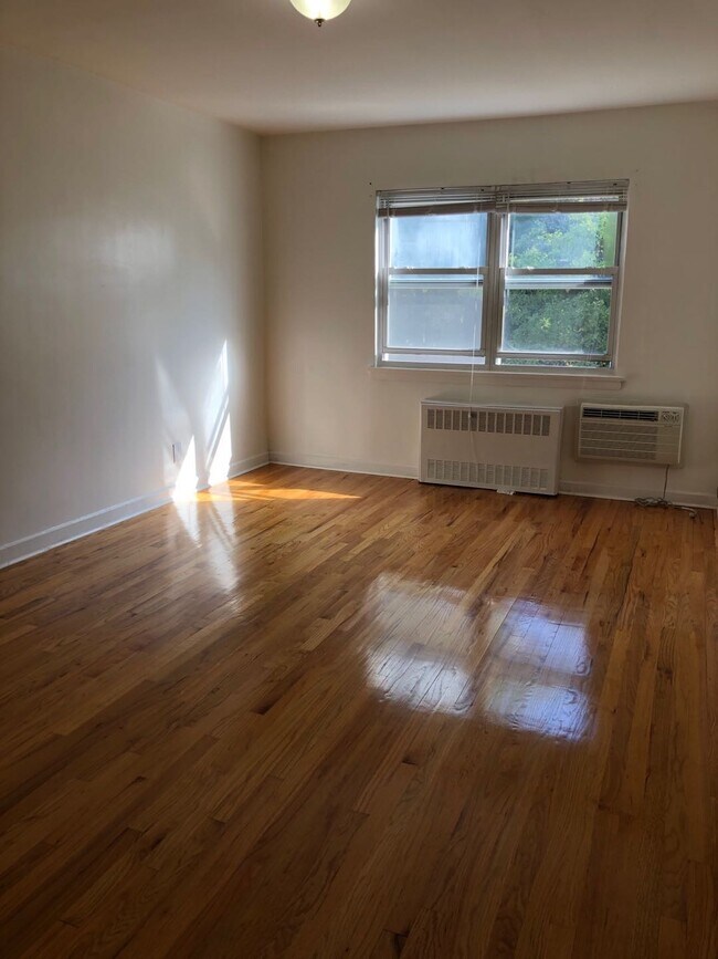 Foto del edificio - 6469 Alderton St