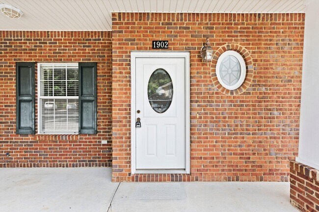 Building Photo - 1902 Cottage Grove Ln