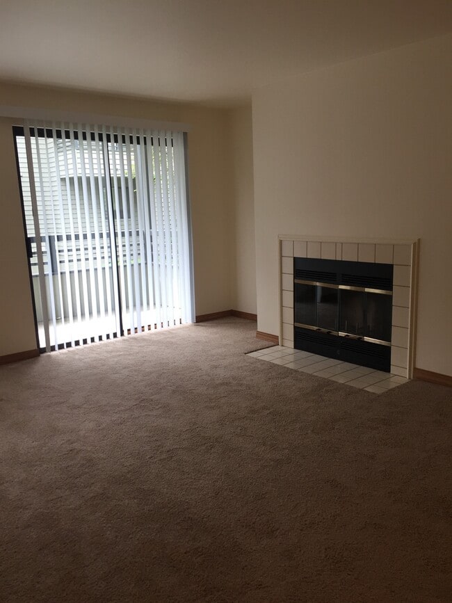 Building Photo - Meridian Place Apartments