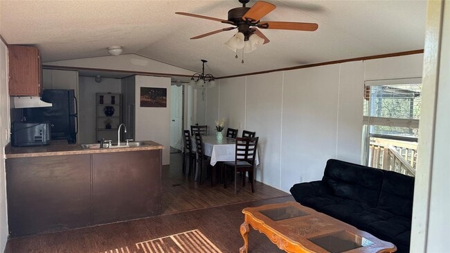 Foto del edificio - 23430 Bauer Hockley Rd