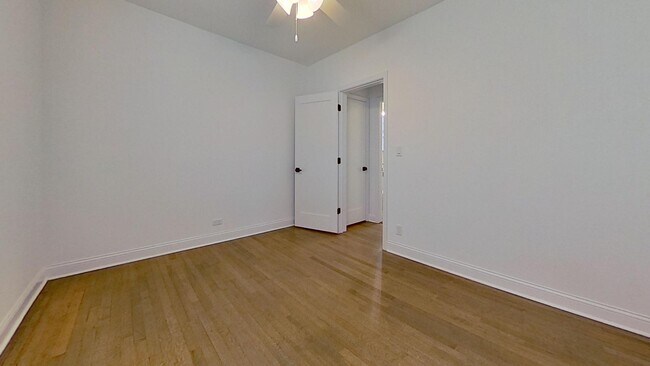 Building Photo - 4829 W Addison St