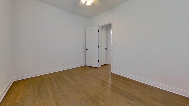Foto del edificio - 4829 W Addison St