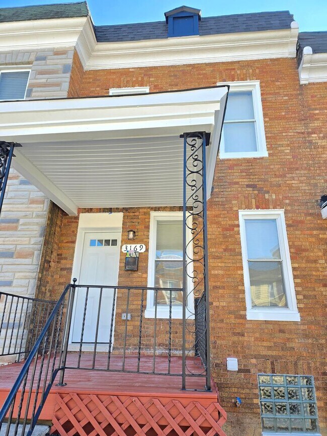 Foto del edificio - Beautiful 3 Bedroom 1 Bathroom East Baltimore Town Home