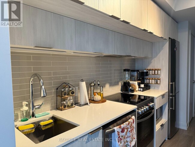 Building Photo - 181 Dundas St E