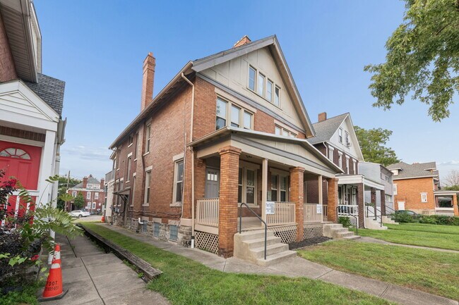 Foto del edificio - 170 Chittenden Ave