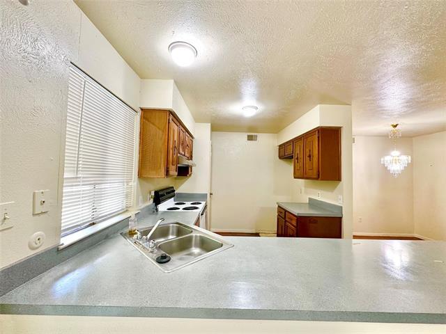 Foto del edificio - 2406 Jo Lyn Ln