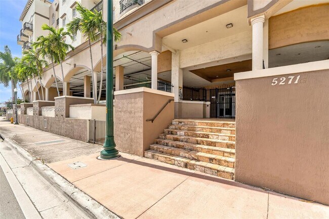 Building Photo - 5271 SW 8th St