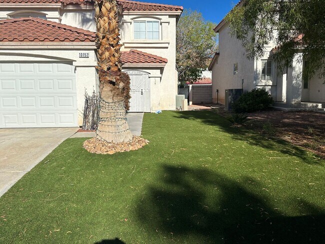 Building Photo - SE!!! 4 Bedrooms!! Master Downstairs!! No Carpet!! Synthetic Grass front and back!!