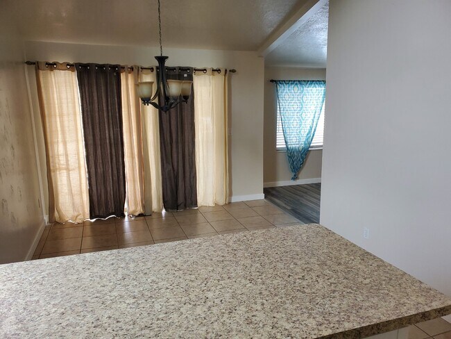 Building Photo - 1384 Millcreek Dr
