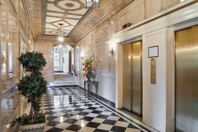 Building Photo - 1401 Beacon St