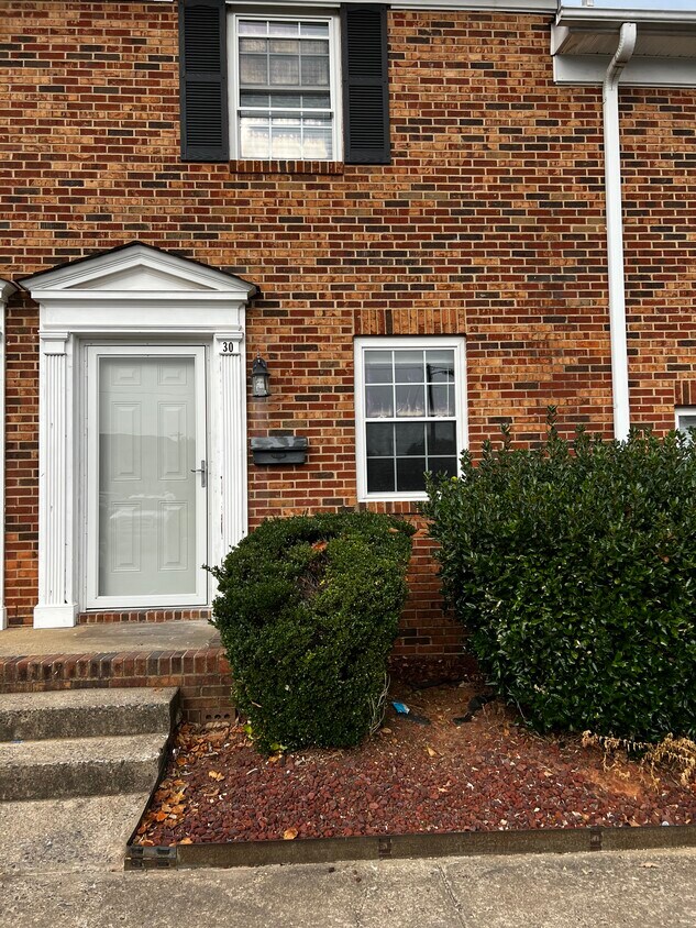 250 Nixon Rd, Belmont, NC 28012 Townhouse for Rent in Belmont, NC