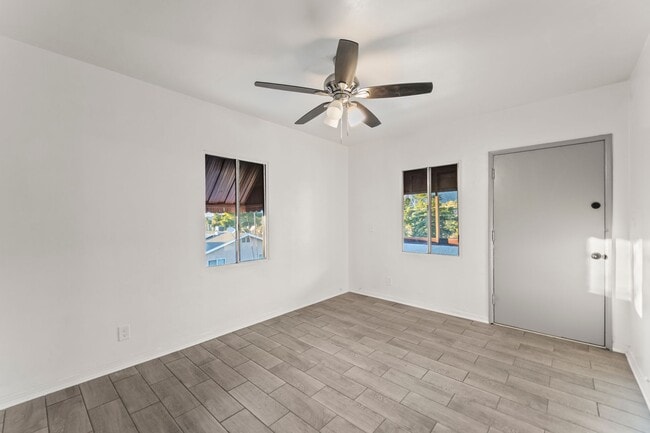 Foto del edificio - 10639 Fitzroy Ave