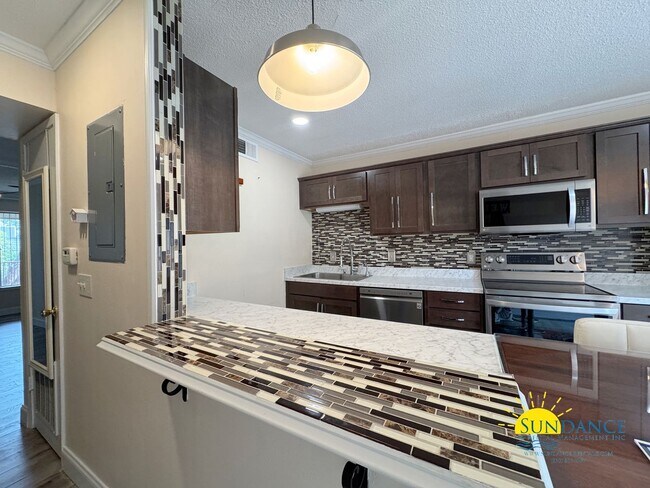 Foto del edificio - Charming updated 2 Bedroom Unit at Pier One!