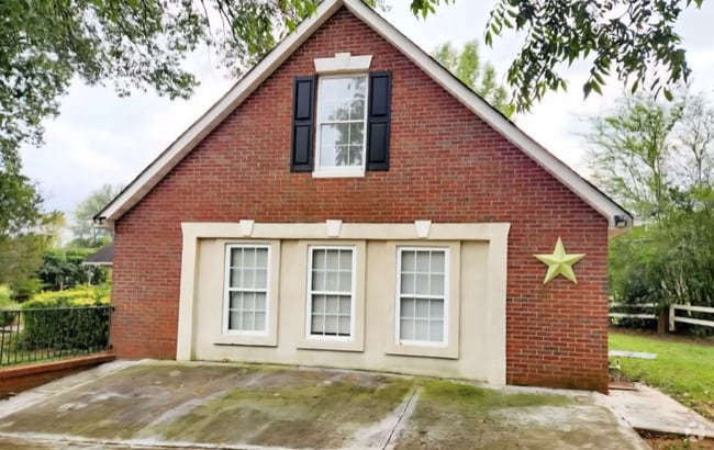 Building Photo - 807 Moseley Rd