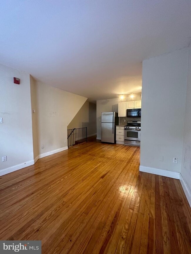 Building Photo - 752 Martin St