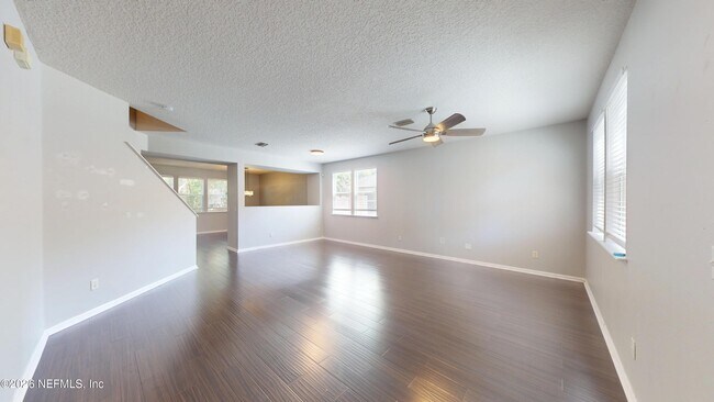 Foto del edificio - 1063 Collinswood Dr W
