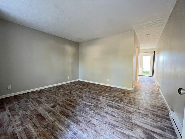 Foto del edificio - 208 Forest Ln