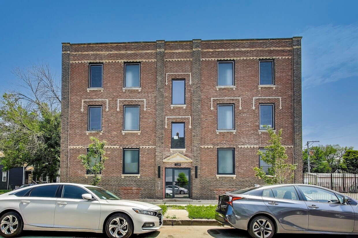 Foto principal - 2023 N Drake Ave
