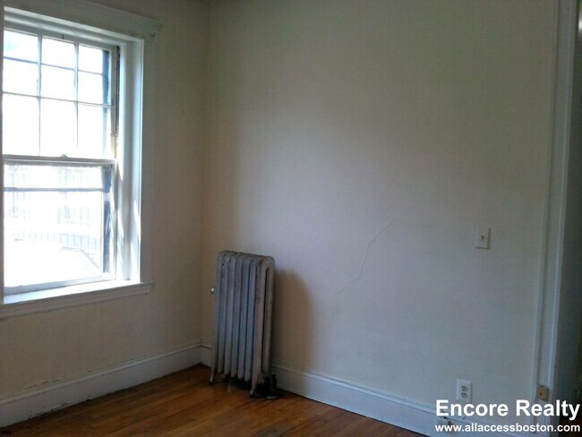 Building Photo - 317 Allston St