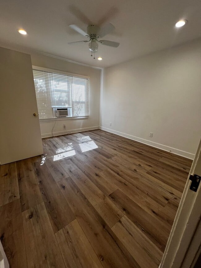 Photo - 2229-2231 Ellendale Pl Apartment