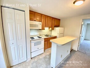 Building Photo - 461 E Maple St