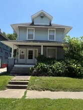 Building Photo - 224 W Allen St