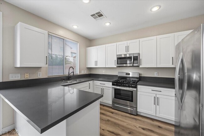 Foto del edificio - 9522 Windborne Ave