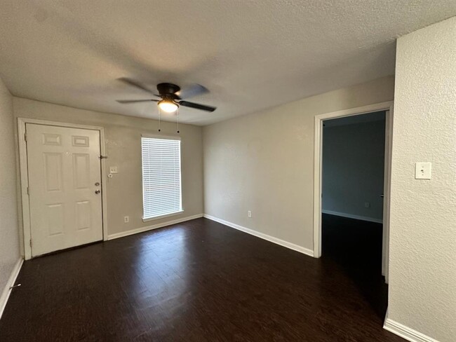 Building Photo - 735 W Cavalcade St