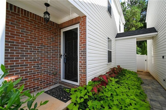 Foto del edificio - 6215 Smoke Ridge Ln