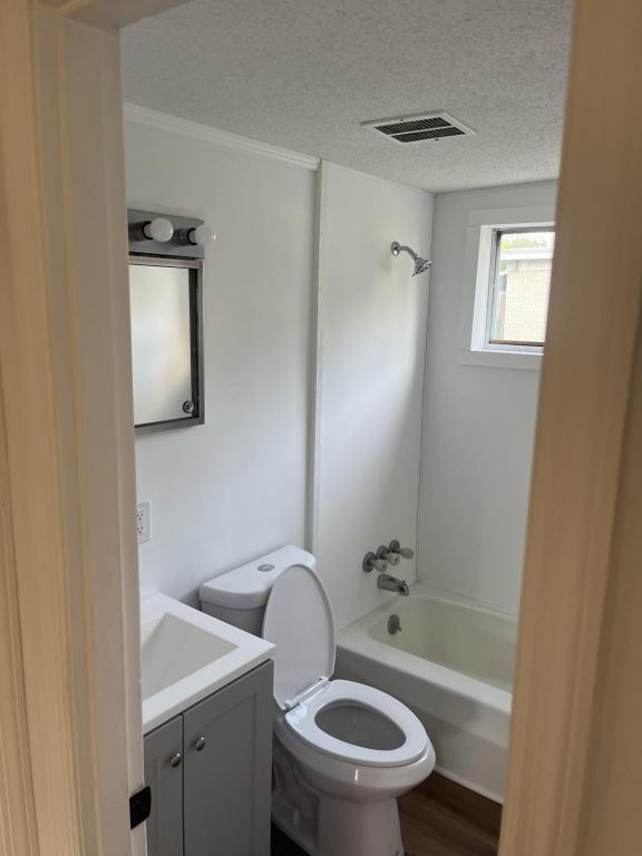 Foto principal - 109 N Russell St