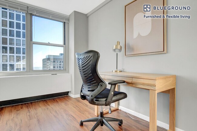 Foto del edificio - 860 N Dewitt Pl