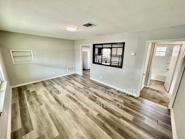 Foto del edificio - 610 W 1st St