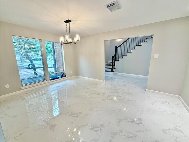 Foto del edificio - 3307 Deerwood Ln