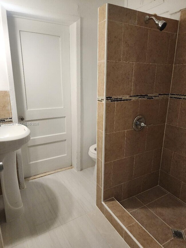 Foto del edificio - 13915 NW 5th Ct